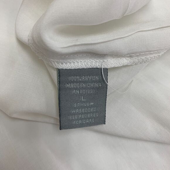 Charlotte Russe Pintuck Blouse Womens L Large White Curved Hem Lightweight Top - Picture 9 of 11